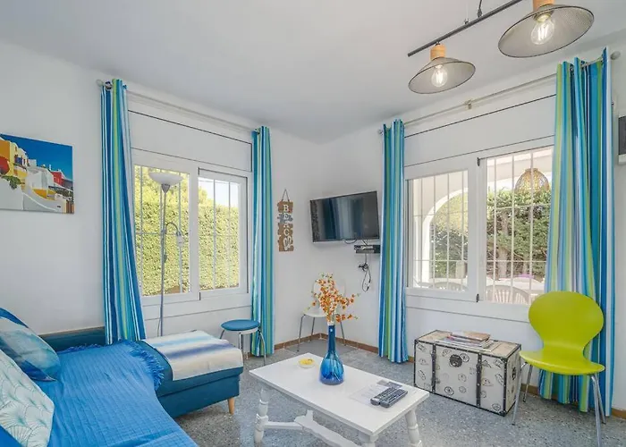 Casa de Férias Mb1-house With Big Garden ,swimming-pool, & Barbacue In *